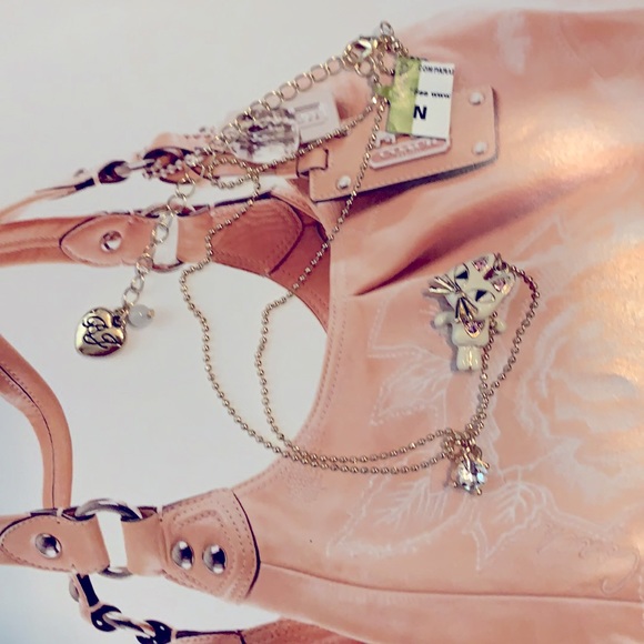 Betsey Johnson white cat necklace - Picture 3 of 3